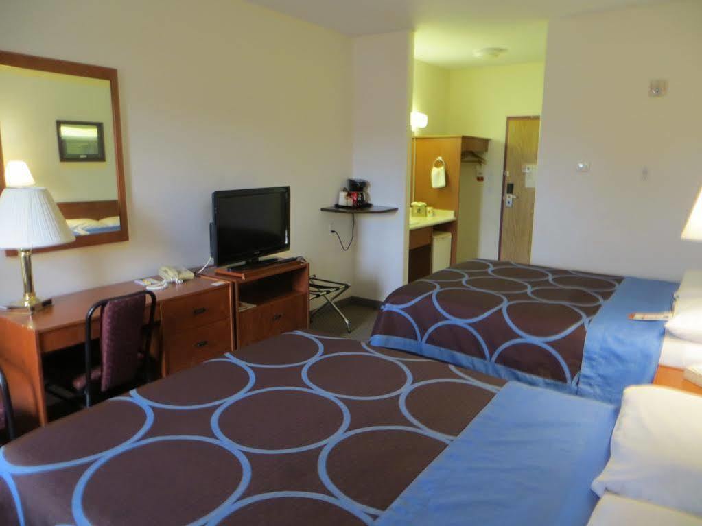 Super 8 By Wyndham Edmonton/west 2*